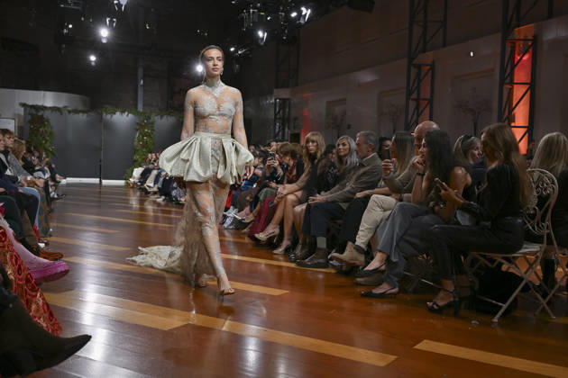 October 21, 2026, Madrid, Spain: A model parades with design ANMARGO during ATELIER COUTURE – 16.ª edición, Fashion Week in Real Fabrica de Tapices. Madrid Spain - ZUMAs197 20261021_aaa_s197_808 Copyright: xAtilanoxGarciax