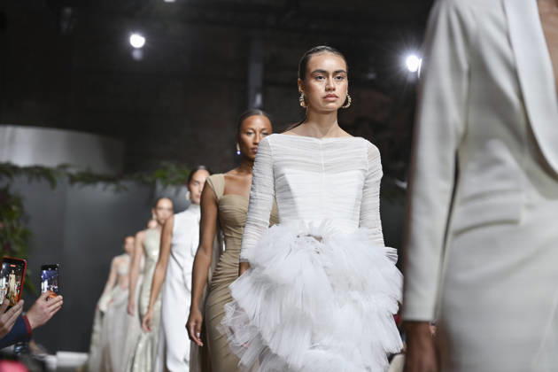 October 21, 2026, Madrid, Spain: A model parades with design ANMARGO during ATELIER COUTURE – 16.ª edición, Fashion Week in Real Fabrica de Tapices. Madrid Spain - ZUMAs197 20261021_aaa_s197_810 Copyright: xAtilanoxGarciax