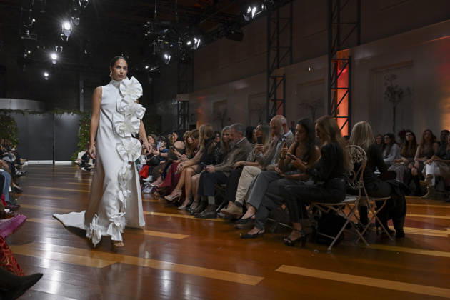 October 21, 2026, Madrid, Spain: A model parades with design ANMARGO during ATELIER COUTURE – 16.ª edición, Fashion Week in Real Fabrica de Tapices. Madrid Spain - ZUMAs197 20261021_aaa_s197_805 Copyright: xAtilanoxGarciax