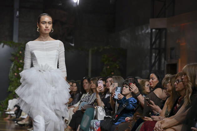 October 21, 2026, Madrid, Spain: A model parades with design ANMARGO during ATELIER COUTURE – 16.ª edición, Fashion Week in Real Fabrica de Tapices. Madrid Spain - ZUMAs197 20261021_aaa_s197_799 Copyright: xAtilanoxGarciax