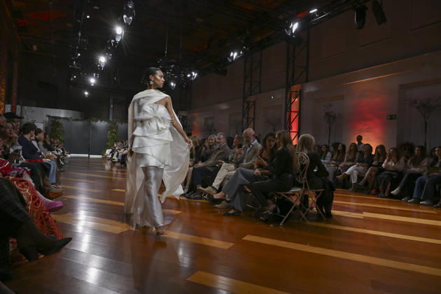 October 21, 2026, Madrid, Spain: A model parades with design ANMARGO during ATELIER COUTURE – 16.ª edición, Fashion Week in Real Fabrica de Tapices. Madrid Spain - ZUMAs197 20261021_aaa_s197_778 Copyright: xAtilanoxGarciax