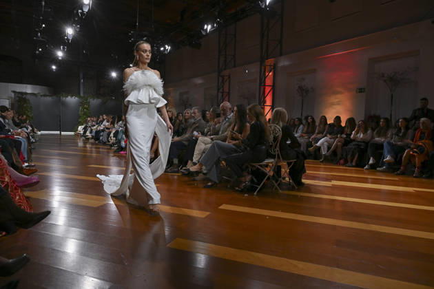 October 21, 2026, Madrid, Spain: A model parades with design ANMARGO during ATELIER COUTURE – 16.ª edición, Fashion Week in Real Fabrica de Tapices. Madrid Spain - ZUMAs197 20261021_aaa_s197_774 Copyright: xAtilanoxGarciax