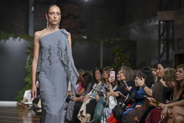 October 21, 2026, Madrid, Spain: A model parades with design ANMARGO during ATELIER COUTURE – 16.ª edición, Fashion Week in Real Fabrica de Tapices. Madrid Spain - ZUMAs197 20261021_aaa_s197_776 Copyright: xAtilanoxGarciax