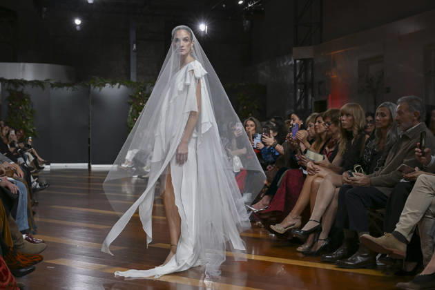 October 21, 2026, Madrid, Spain: A model parades with design ANMARGO during ATELIER COUTURE – 16.ª edición, Fashion Week in Real Fabrica de Tapices. Madrid Spain - ZUMAs197 20261021_aaa_s197_761 Copyright: xAtilanoxGarciax