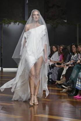 October 21, 2026, Madrid, Spain: A model parades with design ANMARGO during ATELIER COUTURE – 16.ª edición, Fashion Week in Real Fabrica de Tapices. Madrid Spain - ZUMAs197 20261021_aaa_s197_757 Copyright: xAtilanoxGarciax