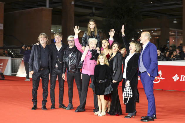 October 21, 2026, Rome, Rome, Italy: Morgan wears Richmond with his daughters and wife Alessandra Cataldo during the red carpet of the film Non Importa Dove on the occasion of the 21st edition of the Rome Film Fest, at the Auditorium Parco della Musica in Rome, 22 10 2026 Rome Italy  - ZUMAa289 20261021_zia_a289_400 Copyright: xCristianoxMinichiellox xAgfx