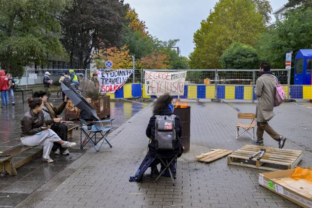 Student Protest Against Austerity 22 10 2026 IXELLES, BELGIUM - Students pictured protesting at the Universite Libre de Bruxelles (ULB) on October 22, 2026 in Ixelles, Belgium, 22 10 2026 Ixelles Belgium  Copyright: xPhilipxReynaersx