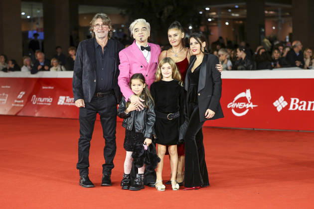 October 21, 2026, Rome, Rome, Italy: Morgan wears Richmond with his daughters and wife Alessandra Cataldo during the red carpet of the film Non Importa Dove on the occasion of the 21st edition of the Rome Film Fest, at the Auditorium Parco della Musica in Rome, 22 10 2026 Rome Italy  - ZUMAa289 20261021_zia_a289_405 Copyright: xCristianoxMinichiellox xAgfx