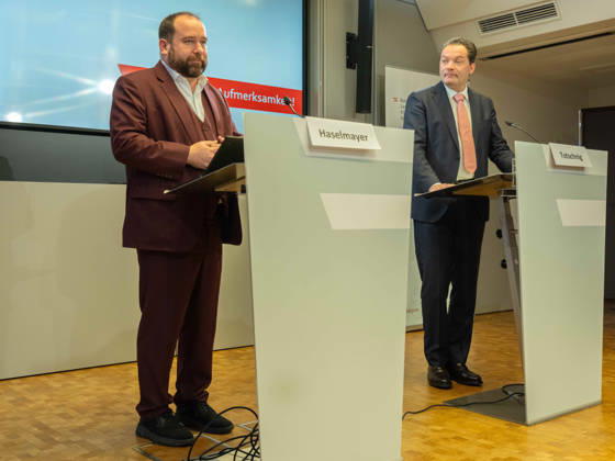 2026-10-22-Präsentation im BMLUK Geschäftsführer Haselmayer (IFDD) und Bundesminister für Land- und Forstwirtschaft, Klima- und Umweltschutz, Regionen und Wasserwirtschaft Norbert Totschnig (ÖVP) am 22. Oktober 2026 bei der Präsentation einer Studie zu Lebensqualität in Gemeinden und Perspektiven für lebendige Regionen im Bundesministerium für Land- und Forstwirtschaft, Klima- und Umweltschutz, Regionen und Wasserwirtschaft in Wien, Wien, Österreich .