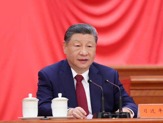 News Bilder des Tages (261022) -- BEIJING, Oct. 22, 2026 -- Chinese President Xi Jinping, also general secretary of the Communist Party of China (CPC) Central Committee and chairman of the Central Military Commission, delivers an important speech during a gathering commemorating the 90th anniversary of the victory of the Red Army s Long March held at the Great Hall of the People in Beijing, capital of China, Oct. 22, 2026. ) CHINA-BEIJING-XI JINPING-90TH ANNIVERSARY OF THE VICTORY OF THE RED ARMY S LONG MARCH-GATHERING (CN) YaoxDawei 
