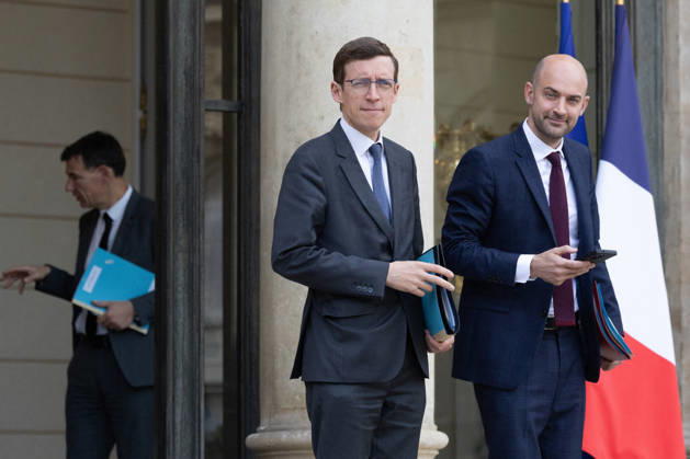 Weekly Cabinet Meeting - Paris Education Minister Edouard Geffray (L) and France s Foreign Affairs Minister Jean-Noel Barrot leave after attending the weekly cabinet meeting at the Elysee Palace in Paris on October 22, 2026. Photo by Raphael Lafargue ABACAPRESS.COM Paris France  Copyright: xLafarguexRaphael ABACAx