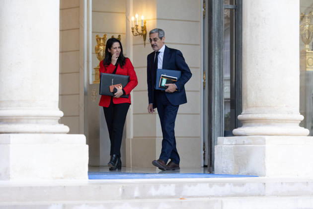 Weekly Cabinet Meeting - Paris Junior Minister for Energy and Digital economy Maud Bregeon and Trade Minister for small and medium enterprises Serge Papin leave after attending the weekly cabinet meeting at the Elysee Palace in Paris on October 22, 2026. Photo by Raphael Lafargue ABACAPRESS.COM Paris France  Copyright: xLafarguexRaphael ABACAx