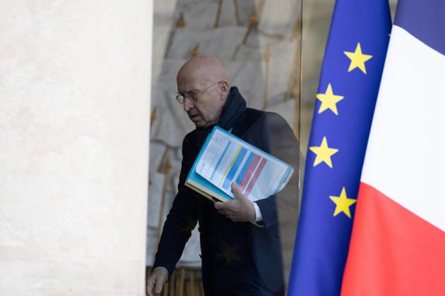 Weekly Cabinet Meeting - Paris Chief of Staff Philippe Gustin leaves after attending the weekly cabinet meeting at the Elysee Palace in Paris on October 22, 2026. Photo by Raphael Lafargue ABACAPRESS.COM Paris France  Copyright: xLafarguexRaphael ABACAx