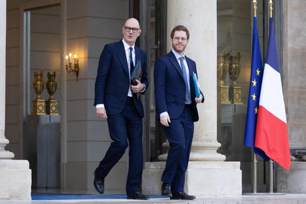 Weekly Cabinet Meeting - Paris Economy, Finances and Industry Minister Roland Lescure and France s junior Minister for Public Accounts David Amiel leave after attending the weekly cabinet meeting at the Elysee presidential Palace in Paris on October 22, 2026. Photo by Raphael Lafargue ABACAPRESS.COM Paris France  Copyright: xLafarguexRaphael ABACAx