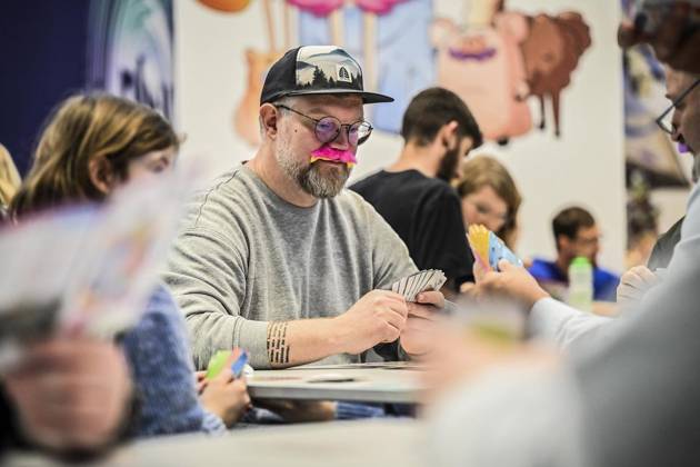 Erster Tag der Spielemesse Essen. Die SPIEL Essen findet vom 22. bis 25. Oktober 2026 auf dem Gelände der Messe Essen statt ** NUR FÜR REDAKTIONELLE ZWECKE ** EDITORIAL USE ONLY **<p>Spielen das Spiel Moustaches am Donnerstag, dem 10 22 2026. Erster Tag der Spielemesse Essen. Die SPIEL Essen findet vom 22. bis 25. Oktober 2026 auf dem Gelände der Messe Essen statt Deutschland NRW Essen Copyright: KerstinxKokoska