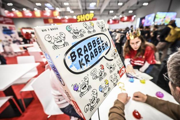 Erster Tag der Spielemesse Essen. Die SPIEL Essen findet vom 22. bis 25. Oktober 2026 auf dem Gelände der Messe Essen statt ** NUR FÜR REDAKTIONELLE ZWECKE ** EDITORIAL USE ONLY **<p>Messebesucher spielen Brabbel Krabben am Donnerstag, dem 10 22 2026. Erster Tag der Spielemesse Essen. Die SPIEL Essen findet vom 22. bis 25. Oktober 2026 auf dem Gelände der Messe Essen statt Deutschland NRW Essen Copyright: KerstinxKokoska