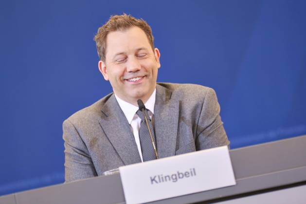 News Bilder des Tages Berlin, Deutschland, 22.10.2026: Finanzministerium: Bekanntgabe Ergebnis der 171. Sitzung vom Arbeitskreis Steuerschätzung: Bundesminister der Finanzen Lars Klingbeil (SPD) Copyright: xdtsxNachrichtenagenturx dts_140247