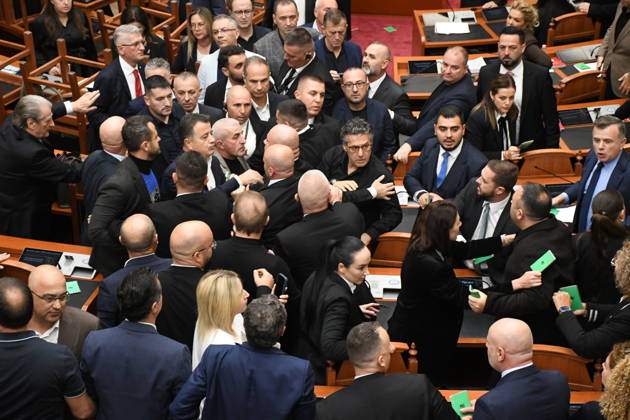 News Bilder des Tages Opposition MPs stack chairs to disrupt parliamentary session in Tirana TIRANA, ALBANIA - OCTOBER 22: Heated arguments and scuffles break out during a protest in which opposition lawmakers stacked chairs on desks to block a plenary session at the Albanian Parliament in Tirana, Albania, on October 22, 2026. Tensions flared in the assembly chamber after demands by opposition MPs to debate the ongoing ten-day student demonstrations were rejected by parliamentary leadership. Olsi Shehu Anadolu Tirana Albania. Editorial use only. Please get in touch for any other usage.  Copyright: x2026xAnadoluxOlsixShehux