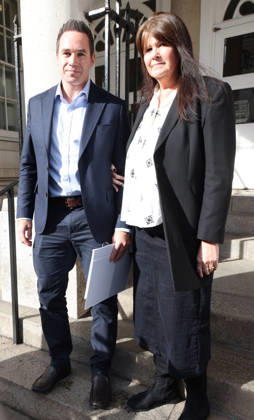 Kieran Hayler 22.10.2026. Kieran Hayler ex husband of Katie Price, looks happy after his not guilty verdict as he leaves Lewes Crown Court this afternoon., with his mother Wendy.  Copyright: xGaryxStonex NINTCHDBPICT001117624452