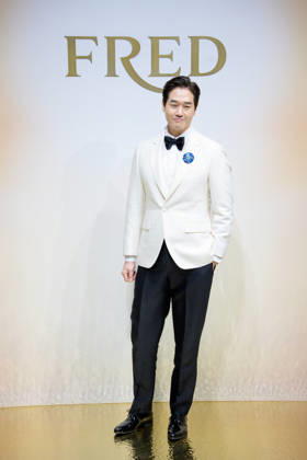 Monsieur FRED Golden Light photocall SEOUL, SOUTH KOREA, OCTOBER 22: South Korean actor Yoo Ji-tae poses during a photocall for FRED s Monsieur FRED Golden Light high jewelry collection celebrating the brand s 90th anniversary at Seoul Auction Gangnam Center in Seoul, South Korea on October 22, 2026. Seoul Seoul Auction Gangnam Center South Korea 8294_288061 Copyright: xStevexChoxKyewoongx