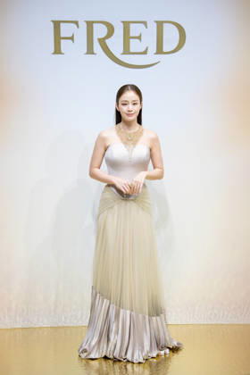Monsieur FRED Golden Light photocall SEOUL, SOUTH KOREA, OCTOBER 22: South Korean actress Kim Tae-hee poses during a photocall for FRED s Monsieur FRED Golden Light high jewelry collection celebrating the brand s 90th anniversary at Seoul Auction Gangnam Center in Seoul, South Korea on October 22, 2026. Seoul Seoul Auction Gangnam Center South Korea 8294_288054 Copyright: xStevexChoxKyewoongx