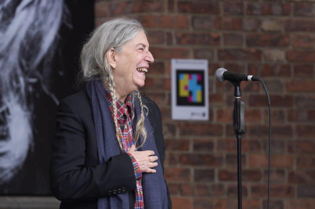 Entertainment Bilder des Tages October 22, 2026, Oviedo, Asturias, Spain: Patti Smith attended a tribute in her honour where more than 3,000 people sang along to People Have the Power? at Fabrica de Armas de La Vega on October 22, 2026 in Oviedo, Spain Oviedo Spain - ZUMAg15_ 20261022_zaf_g15_051 Copyright: xJackxAbuinx