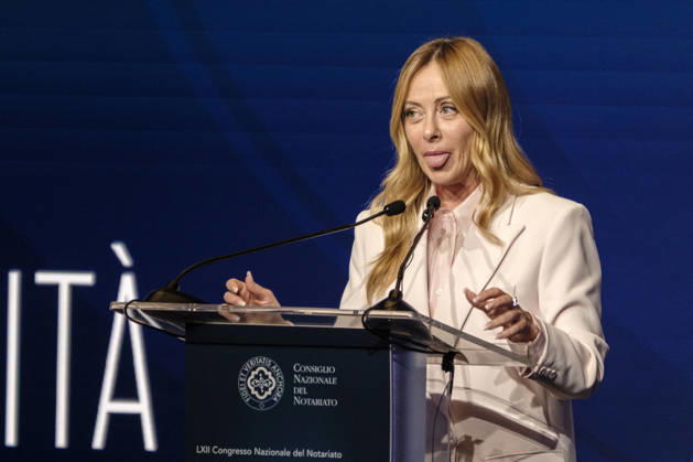 News Bilder des Tages Address by Italian Prime Minister Giorgia Meloni at the National Congress of the Italian Notariat Rome, Italy, October 22, 2026. The 62nd National Congress of the Italian Notariat opens at the Rome Cavalieri, Waldorf Astoria Hotel, focusing on the theme Business and Society.? The opening session features an address by Italian Prime Minister Giorgia Meloni, followed by speeches from other prominent figures, including Justice Minister Carlo Nordio and Cardinal Baldassare Reina. Rome Italy Copyright: xAndreaxCalandrax