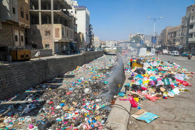 Streets of Taiz fill with waste as fuel supplies are cut off TAIZ, YEMEN - OCTOBER 22: Piles of garbage and waste accumulate are seen on streets in Taiz, Yemen on October 22, 2026. Waste collection activities have almost ground to a halt as Houthi forces launched a counter-offensive against government troops, besieging the strategically located city, blocking roads, and preventing fuel delivery to the region alongside ongoing security issues. Hamza Mustafa Anadolu Taiz Yemen. Editorial use only. Please get in touch for any other usage.  Copyright: x2026xAnadoluxHamzaxMustafax