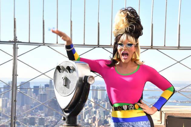 Entertainment Bilder des Tages NEW YORK, NY- OCTOBER 22: Willam Belli at the Empire State Building promoting the Premiere of Hulu s New Reality Competition Series, The Mob on October 22, 2026 in New York City. Copyright: xmpi099 MediaPunchx