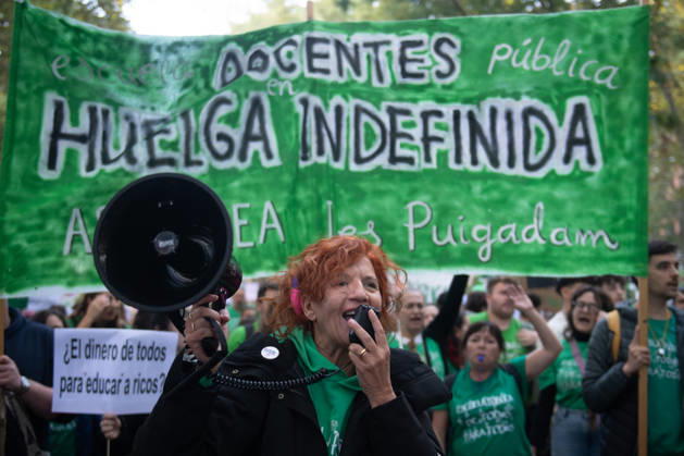 Protest Over the Education Strike in Madrid Hundreds of people are protesting the education strike on October 22, 2026, in Madrid, Spain. The indefinite education strike in Madrid continues and enters the second half of October 2026, marked by a strong mobilization of public school teachers and the outright refusal of Isabel Díaz Ayuso’s government to sit down and negotiate. OCTOBER 22, 2026 PANTIES HANGING RALLY Fernando Sá Madrid, Madrid, Spain  Copyright: xFernandoxSanchezx 7862419