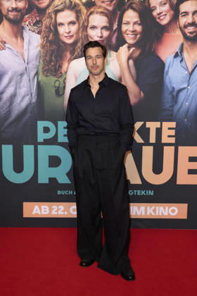 Florian David Fitz during the premiere of Der perfekte Urlaub at Zoo Palast on October 22, 2026 in Berlin, Germany Der Perfekte Urlaub Premiere in Berlin, Germany