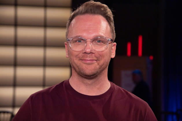 Ralf SCHMITZ, Comedian, Schauspieler, Portraet, Porträt, Portrait, Angeschnittenes Einzelbild, Einzelmotiv, zu Gast in der Sendung ,,Koelner Treff,, im WDR Fernsehen, 22.10.2026.