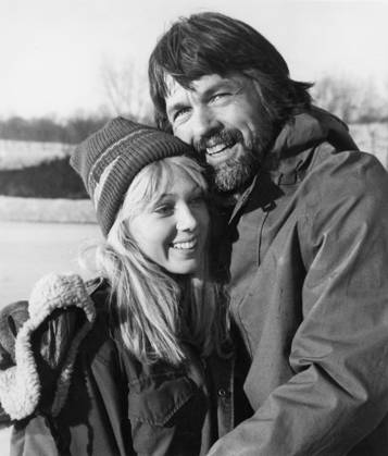 1978, USA: Lynn-Holly Johnson, Tom Skerritt, on-set of the Film, Ice Castles , Columbia Pictures, 1978. Hollywood USA - ZUMAg145 20200806_zap_g145_009 Copyright: xJTxVintagex
