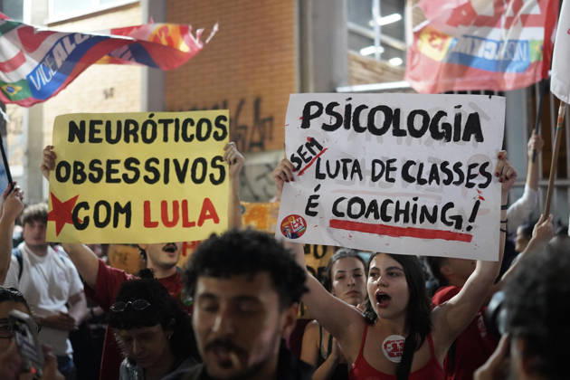 PUC-SP for Democracy held ahead of presidential runoff in Sao Paulo SAO PAULO, BRAZIL - OCTOBER 22: Students, professors, and labor union members gather in SAo Paulo, Brazil, on Thursday, October 22, 2026, to stage the PUC-SP for Democracy mobilization ahead of the high-stakes presidential runoff election. Participants marched through the city to voice support for democratic institutions, the constitution, and the rule of law, with backing from major student organizations such as the National Union of Students (UNE) amid the final stretch of the electoral campaign. Nicolas Hernandez Anadolu Sao Paulo Brazil. Editorial use only. Please get in touch for any other usage. Copyright: x2026xAnadoluxNicolasxHernandezx