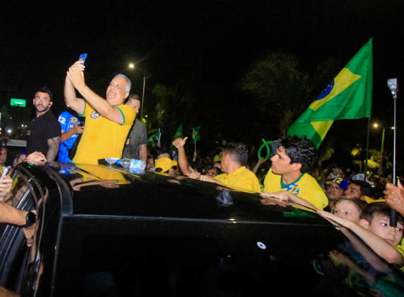 MACEIó, AL - 22.10.2026: ALFREDO GASPAR NO BLOCO DO 22 EM MACEIó - Vice-presidential candidate Alfredo Gaspar (PL) participated on Thursday night (22) in the 22 block in Maceió which drew a crowd to the beaches of Jatiúca and Ponta Verde x3037036x  GUIDOxJR.