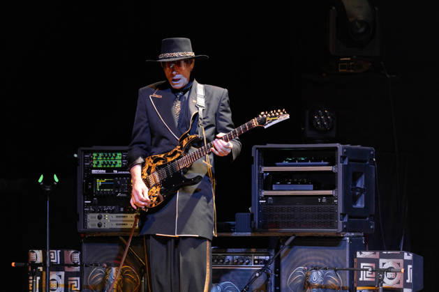October 22, 2026, Madison, Wisconsin, USA: STEVE VAI of BEAT performing King Crimson material at the Orpheum Theater in Madison, Wisconsin Madison USA  - ZUMAs135 20261022_zap_s135_027 Copyright: xDanielxDeSloverx