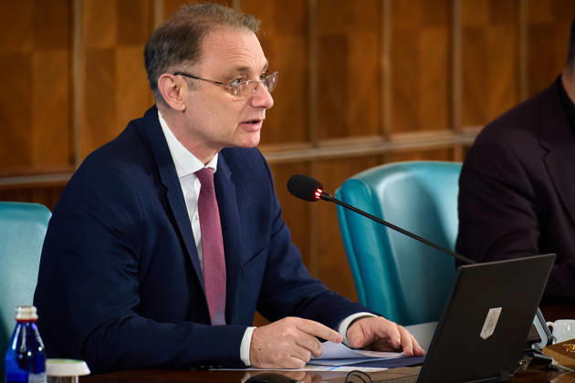 Romanian Government, Cabinet Meeting Bucharest, Romania. 23rd Oct, 2026: Luca Niculescu, Prime Minister of Romania, leads the government meeting at Victoria Palace, the Romanian Government headquarters. Bucharest Romania Copyright: xLucianxAlecux