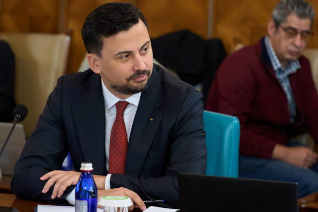 Romanian Government, Cabinet Meeting Bucharest, Romania. 23rd Oct, 2026: Mihai Ghigiu, Minister of Investments and European Projects, attends the government meeting at Victoria Palace, the Romanian Government headquarters. Bucharest Romania Copyright: xLucianxAlecux
