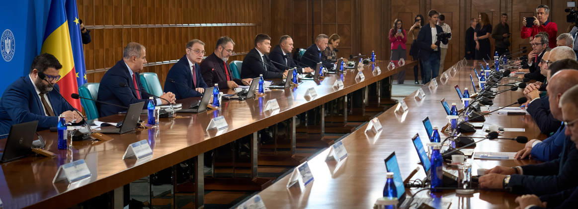 Romanian Government, Cabinet Meeting Bucharest, Romania. 23rd Oct, 2026: Luca Niculescu, Prime Minister of Romania, leads the government meeting at Victoria Palace, the Romanian Government headquarters. Bucharest Romania Copyright: xLucianxAlecux
