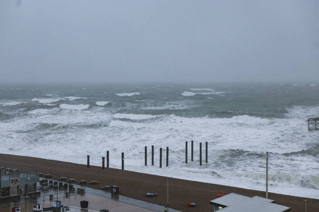 October 23, 2026, Brighton, East Sussex, UK: Brighton, UK. Rough seas on the coastline at Brighton in East Sussex as Storm Austen hits the UK. The first named storm of the season, Storm Austen is bringing severe gales and heavy rain with yellow and amber weather warnings for large parts of the country. Brighton UK  - ZUMAl94_ 20261023_zaf_l94_002 Copyright: xJacquelinexLawriex