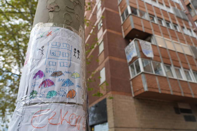 The Gasteiz Housing Union is organizing a rally to protest the eviction of a family with six minor children. A sign at a rally to try to prevent an eviction, on October 23, 2026, in Vitoria-Gasteiz, Álava, Basque Country, Spain. The Gasteiz Housing Union has organized a rally to try to prevent the eviction of a family with six minor children; the reason for the eviction is the expiration of the rental agreement for the home after years of residence, amid the housing crisis and without the family having been provided with alternative housing by the authorities. OCTOBER 23, 2026 In Vitoria Gasteiz, Álava, Basque Country Vitoria Gasteiz, Álava, Basque Country Spain Copyright: xInakixBerasalucex 7863084