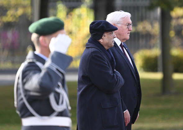 Pakistani President Asif Ali Zardari in Berlin BERLIN, GERMANY - OCTOBER 23: German President Frank-Walter Steinmeier welcomes Pakistani President Asif Ali Zardari during a military ceremony at the German Ministry of Defense in Berlin, Germany, on October 23, 2026. Halil Sagirkaya Anadolu Berlin Germany. Editorial use only. Please get in touch for any other usage.  Copyright: x2026xAnadoluxHalilxSagirkayax