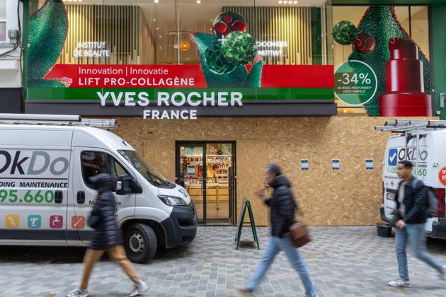 Storefronts boarded up with wooden panels at Rue Neuve Nieuwstraat, in Brussels, on Friday 23 October 2026. Stores are preparing for another protest scheduled for Saturday.  NICOLASxMAETERLINCK 190739533