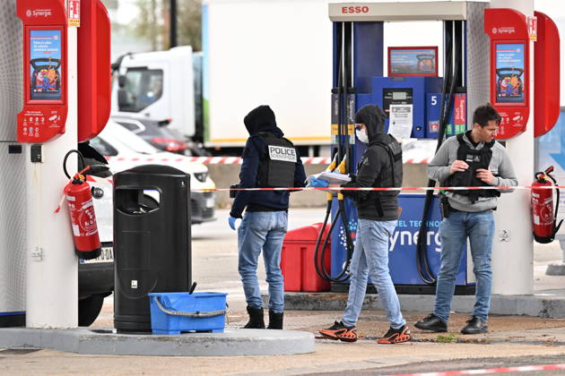 Forensics investigate scene of deadly petrol station drive-by shooting in Paris suburb of Trappes TRAPPES, FRANCE - OCTOBER 23: Forensic officers examine evidence at the site of a petrol station where a gunman opened fire from a vehicle, killing one person and injuring four others, in Trappes, a suburb west of Paris in the Yvelines department, France, on Friday, October 23, 2026. Mayor of Trappes Ali Rabeh confirmed on social media that a gunman fired shots from his car at several individuals across Trappes and nearby La Verriere, while the Yvelines Prefecture and emergency services secured the perimeter as law enforcement apprehended a suspect. Mustafa Yalcin Anadolu Trappes France. Editorial use only. Please get in touch for any other u  Copyright: x2026xAnadoluxMustafaxYalcinx