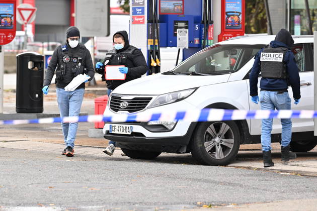Forensics investigate scene of deadly petrol station drive-by shooting in Paris suburb of Trappes TRAPPES, FRANCE - OCTOBER 23: Forensic officers examine evidence at the site of a petrol station where a gunman opened fire from a vehicle, killing one person and injuring four others, in Trappes, a suburb west of Paris in the Yvelines department, France, on Friday, October 23, 2026. Mayor of Trappes Ali Rabeh confirmed on social media that a gunman fired shots from his car at several individuals across Trappes and nearby La Verriere, while the Yvelines Prefecture and emergency services secured the perimeter as law enforcement apprehended a suspect. Mustafa Yalcin Anadolu Trappes France. Editorial use only. Please get in touch for any other u  Copyright: x2026xAnadoluxMustafaxYalcinx