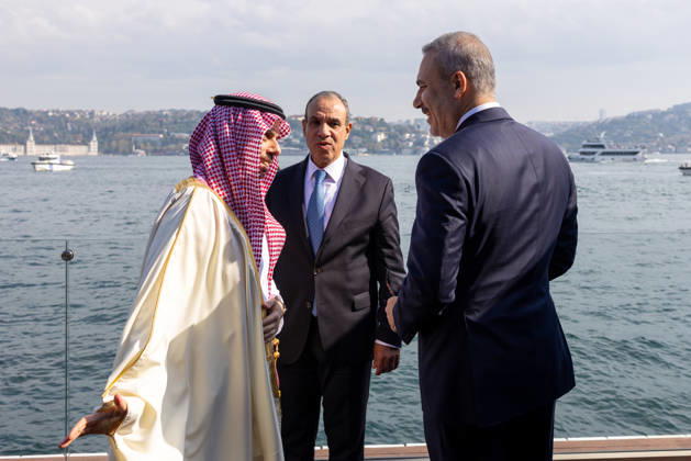 R4 Foreign Ministers Meeting in Istanbul ISTANBUL, TURKIYE - OCTOBER 23: Turkish Foreign Minister Hakan Fidan (R) meets with Pakistani Foreign Minister Muhammad Ishaq Dar (not seen), Egyptian Foreign Minister Badr Abdelatty (C), and Saudi Arabian Foreign Minister Faisal bin Farhan Al Saud (L) on the sidelines of R4 Foreign Ministers Meeting, bringing together Turkiye, Egypt, Pakistan and Saudi Arabia, hosted by Fidan in Istanbul, Turkiye, on October 23, 2026. Mustafa Hatipoglu Anadolu Istanbul Turkey. Editorial use only. Please get in touch for any other usage.  Copyright: x2026xAnadoluxMustafaxHatipoglux