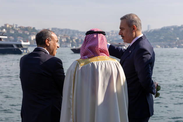 R4 Foreign Ministers Meeting in Istanbul ISTANBUL, TURKIYE - OCTOBER 23: Turkish Foreign Minister Hakan Fidan (R) meets with Pakistani Foreign Minister Muhammad Ishaq Dar (not seen), Egyptian Foreign Minister Badr Abdelatty (L), and Saudi Arabian Foreign Minister Faisal bin Farhan Al Saud (C) on the sidelines of R4 Foreign Ministers Meeting, bringing together Turkiye, Egypt, Pakistan and Saudi Arabia, hosted by Fidan in Istanbul, Turkiye, on October 23, 2026. Mustafa Hatipoglu Anadolu Istanbul Turkey. Editorial use only. Please get in touch for any other usage.  Copyright: x2026xAnadoluxMustafaxHatipoglux