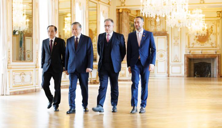 Belgian PM Receives To Lam President Of Vietnam BRUSSELS, BELGIUM - OCTOBER 23 : His Excellency To Lam President Of Vietnam pictured with Bart De Wever, (N-VA) Prime Minister of Federal Government of Belgium and Maxime Prevot (Les Engages), Deputy Prime Minister and Minister of Foreign Affairs foreign of Federal Government during their meeting in the Egmont Palace on October 23, 2026 in BRUSSELS, Belgium, 23 10 2026 BRUSSELS Belgium  Copyright: xBenoitxDoppagnex