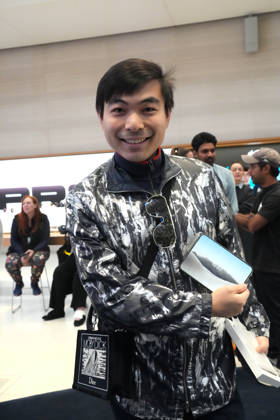 October 23, 2026, New York, Ny, USA: Apple IPhone Duo Launch,.The Apple Store Fifth Avenue, NYC.October 23, 2026 . New York USA - ZUMAms4_ 20261023_faf_ms4_017 Copyright: xSoniaxMoskowitzxGordonx