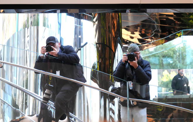 October 23, 2026, New York, Ny, USA: Apple IPhone Duo Launch,.The Apple Store Fifth Avenue, NYC.October 23, 2026 . New York USA - ZUMAms4_ 20261023_faf_ms4_019 Copyright: xSoniaxMoskowitzxGordonx